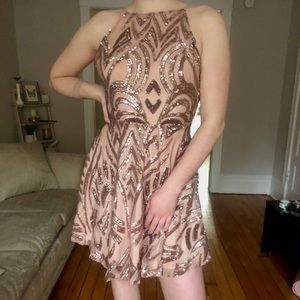 Open-back Gold sequins dress
